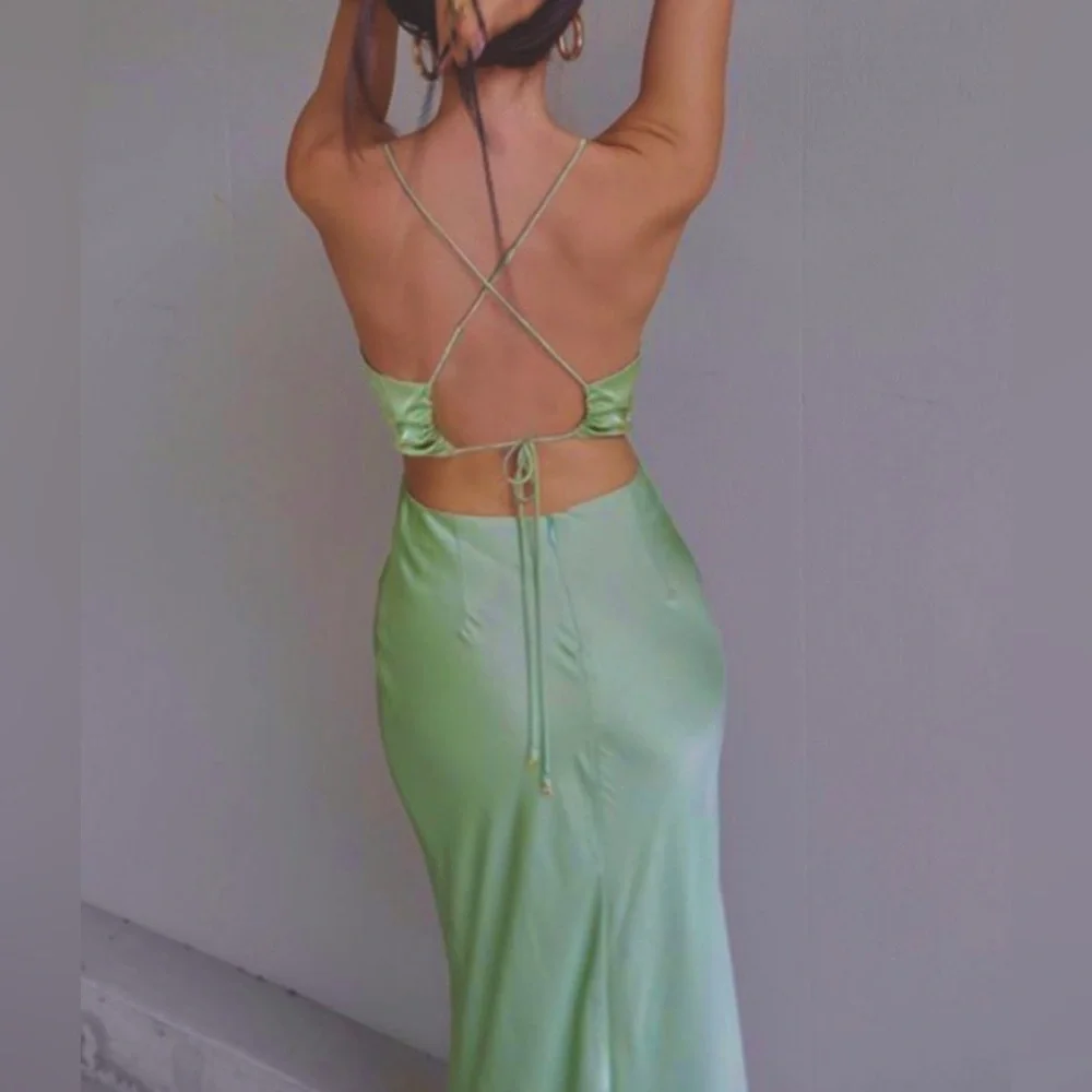 Dress - Picture 4 of 6